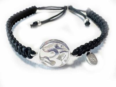 Makramee Armband schwarz geflochten mit Echtsilber OM Symbol