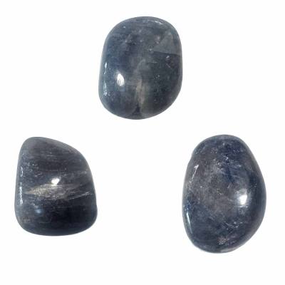Saphir Safir blau Edelstein freeform Ketten Anhänger quer gebohrt