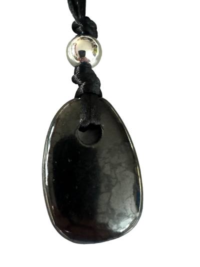 Schungit schwarz Tropfen Edelstein Heilstein Ketten Anhänger mit Band