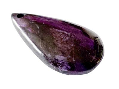 Sugilit Edelstein Tropfen Cabochon Kettenanhänger Anhänger front gebohrt