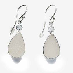 ...mit glitzernder Achat Druse.