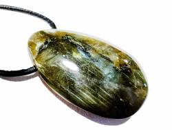 Labradorit Edelstein Ketten Trommelstein Anhänger quer gebohrt